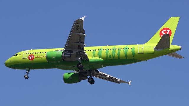 VQ-BES:Airbus A320-200:S7 Airlines
